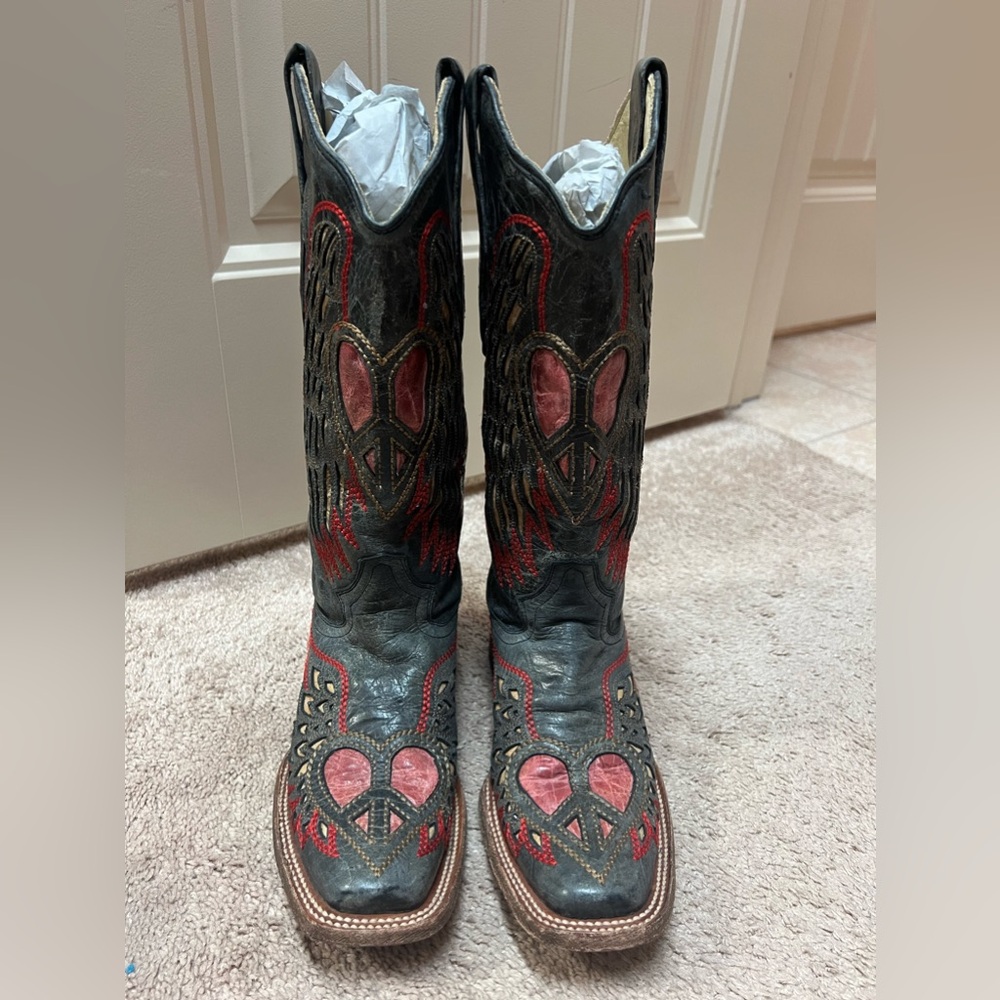 Corral boots